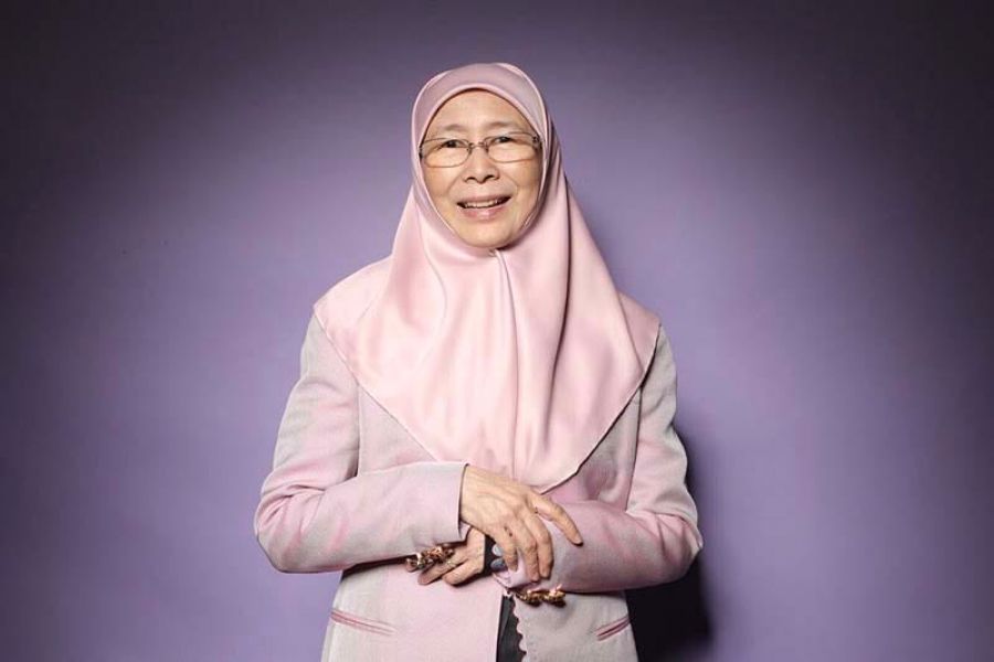 Dr Wan Azizah leading the way.